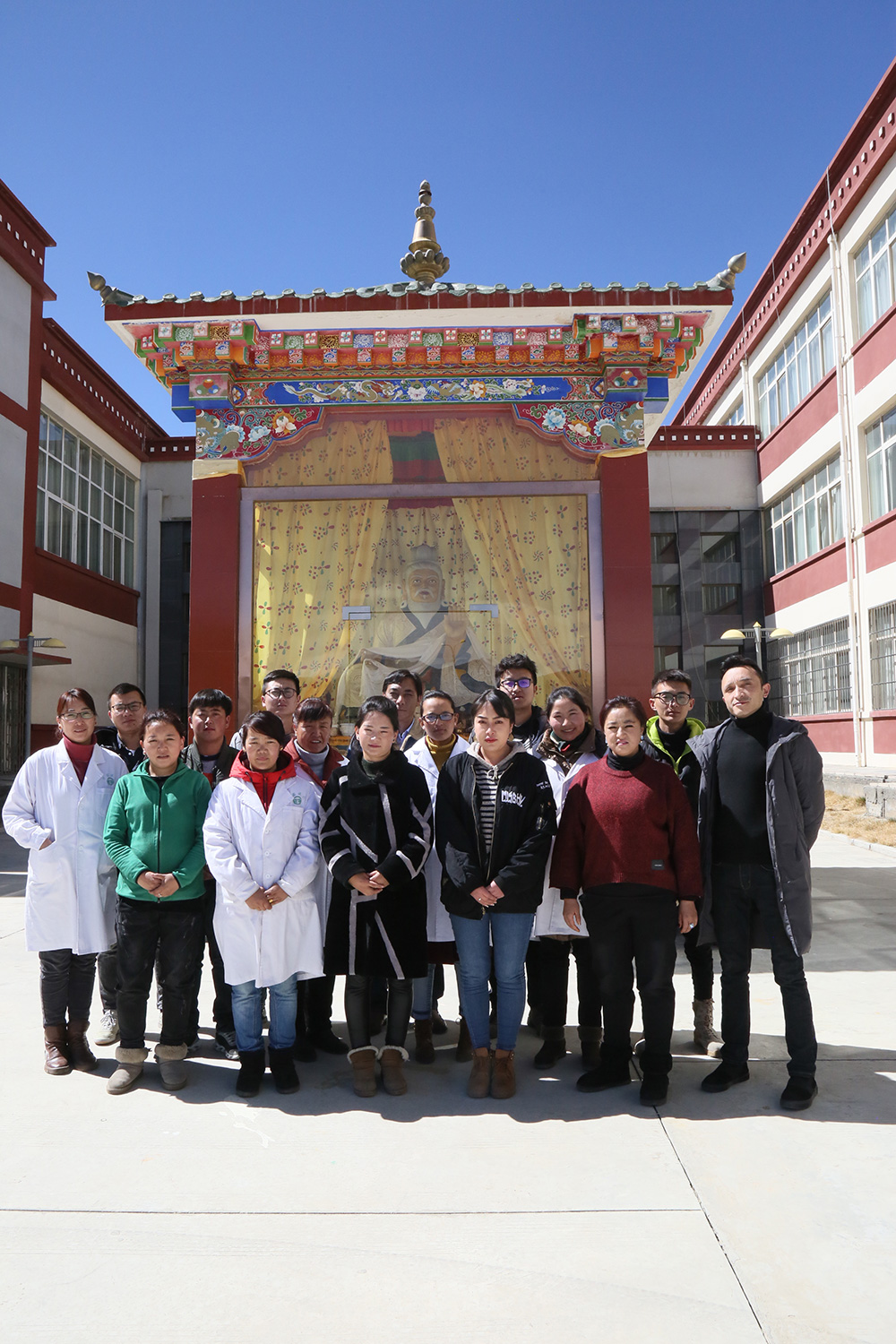 1548406816315635.jpg 財務(wù)部工作人員.jpg